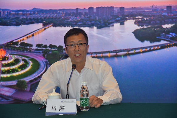 中国侨联基层建设部综合处处长马鑫桨话