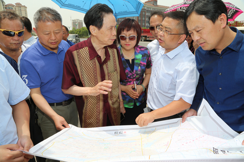 在涟期间,林广兆,胡国赞等一行参观了涟水县规划展示馆,博物馆,空港